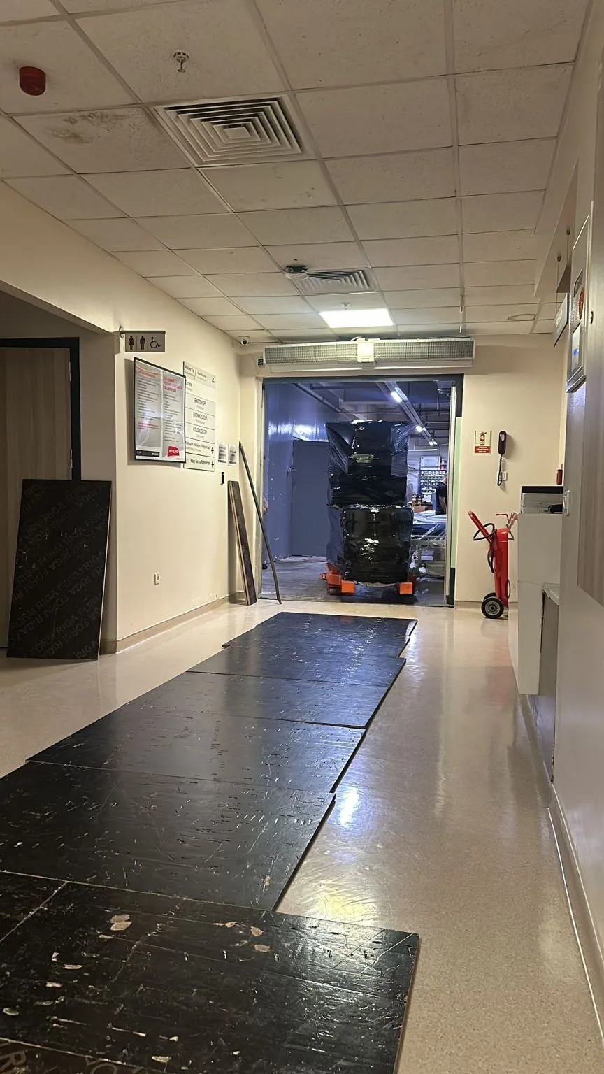 Handling route in the hospital corridor — Medical Park Gebze Hospital, Kocaeli, Turkey