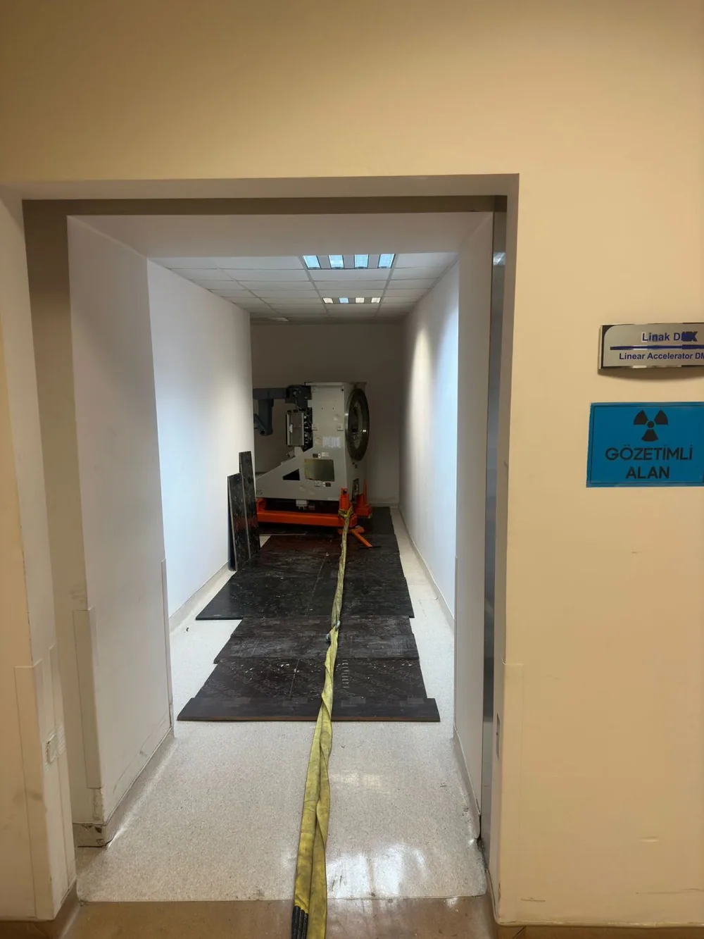 Equipment component in a corridor passage — Medical Park Gebze Hospital, Kocaeli, Turkey