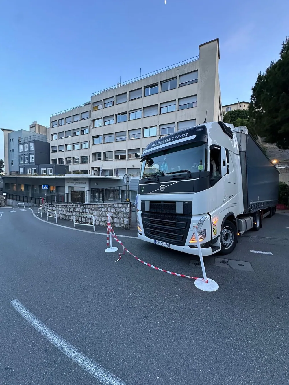Transport vehicle outside the centre — Centre Antoine Lacassagne, France