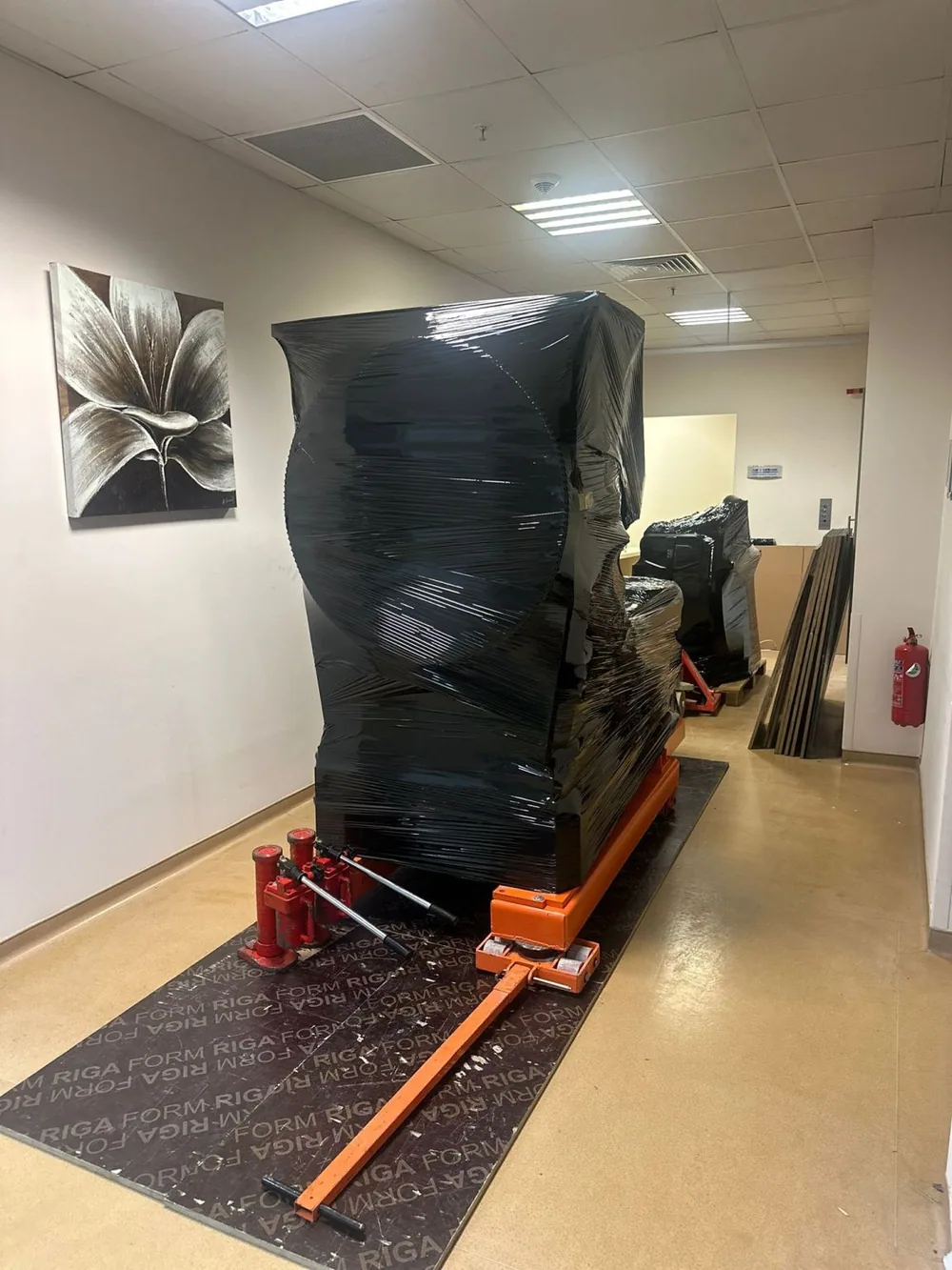 Wrapped equipment component in the corridor — Medical Park Gebze Hospital, Kocaeli, Turkey