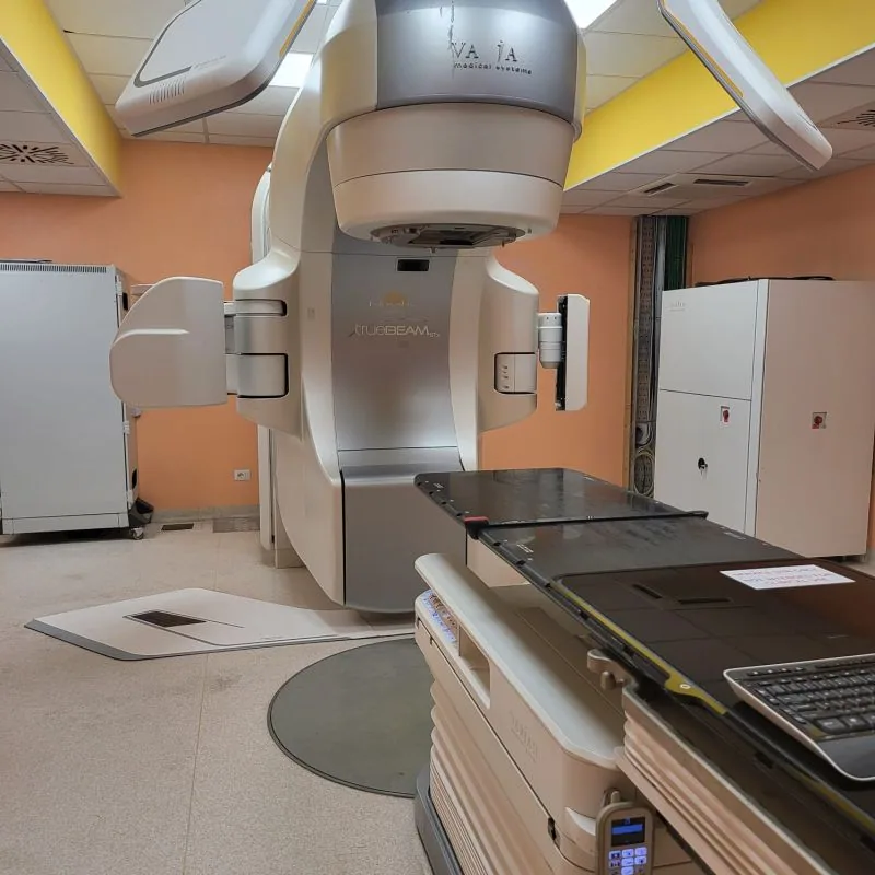 Gantry and treatment couch — INI Group Hospital, Rome, Italy
