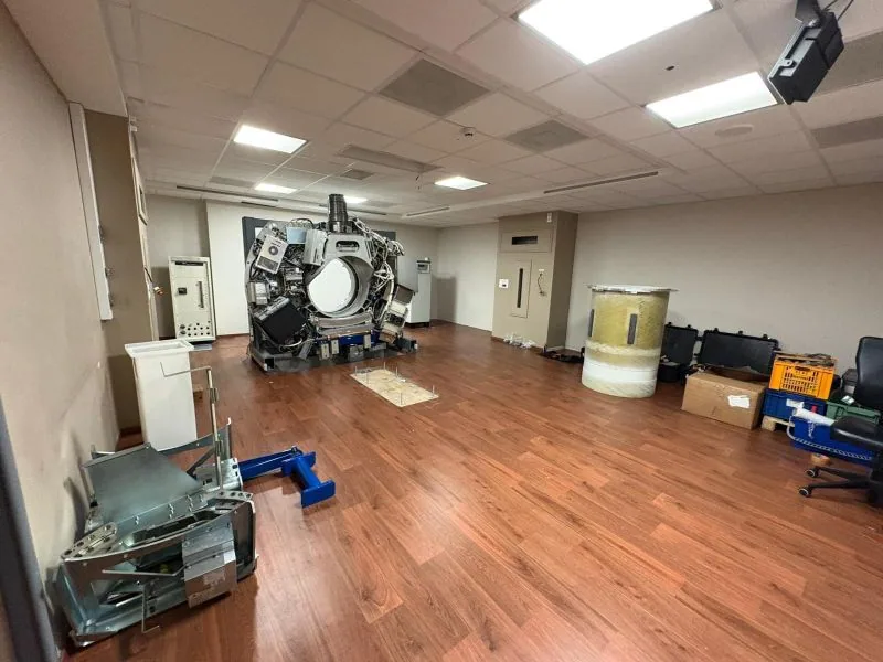 Dismantling in the treatment room — Centre Antoine Lacassagne, France