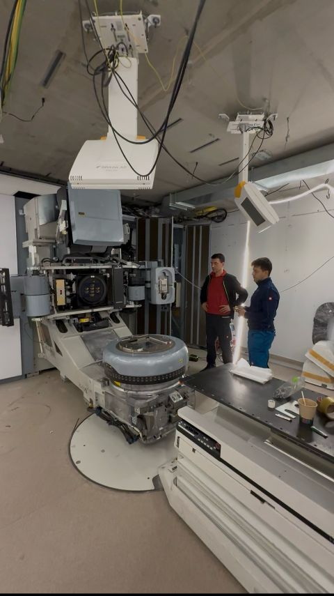 Site work around the LINAC as its covers are removed — Argenteuil