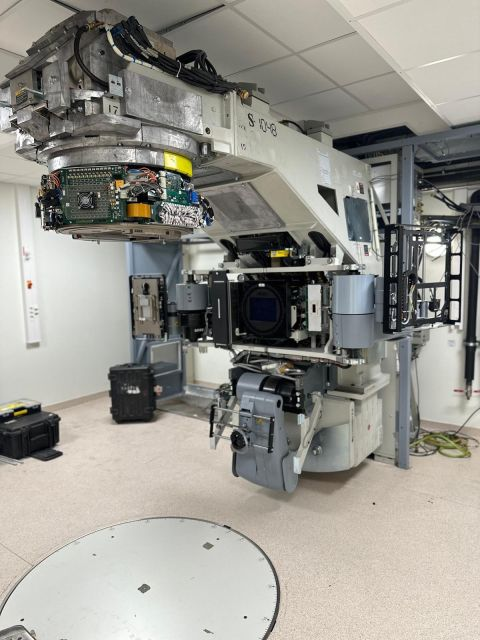 Side view of the exposed LINAC head and body — Argenteuil