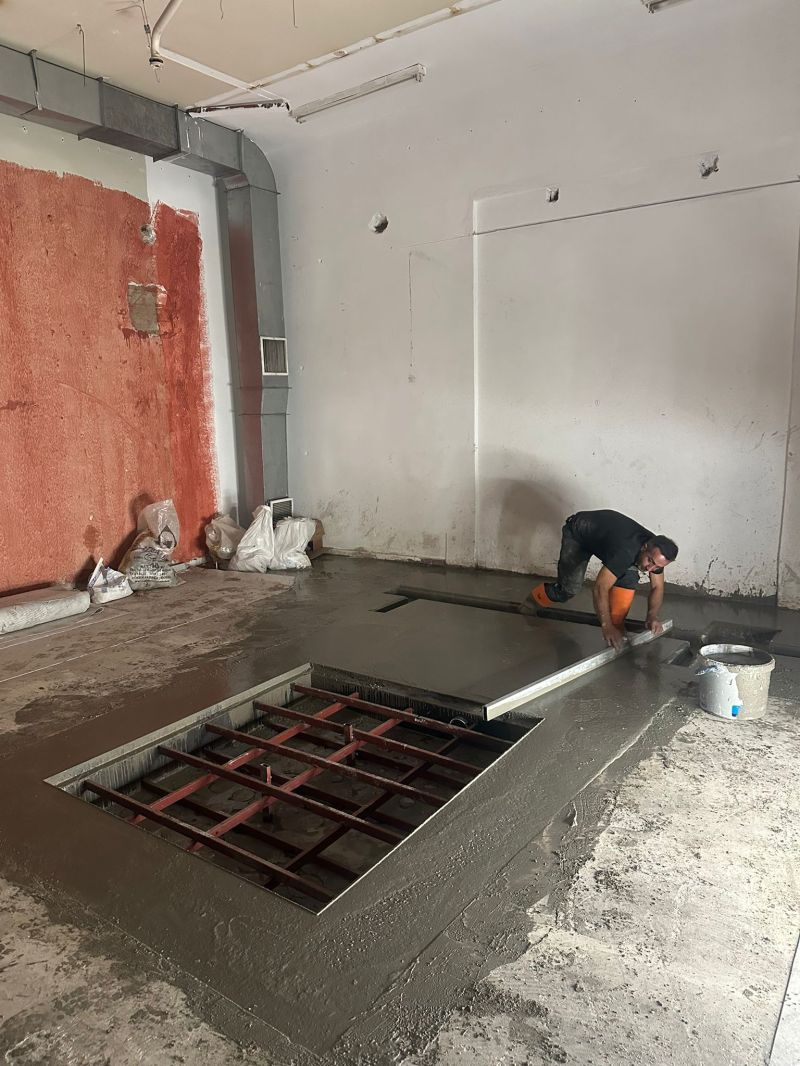 Work on the metal mounting frame in the floor — Bursa Uludağ