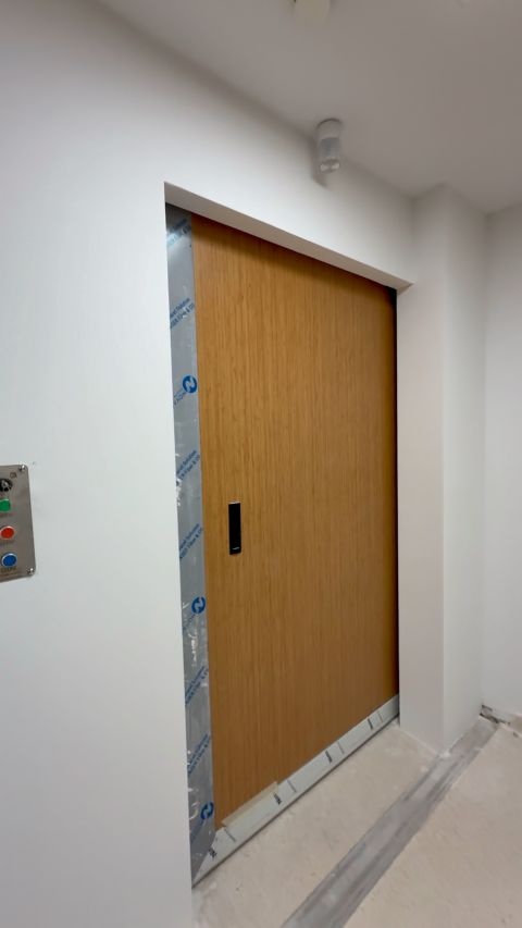 Installed radiotherapy room door at Gaziantep City Hospital
